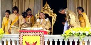 Bukti Cinta Mati Rakyat untuk Raja `Separuh Dewa' Thailand