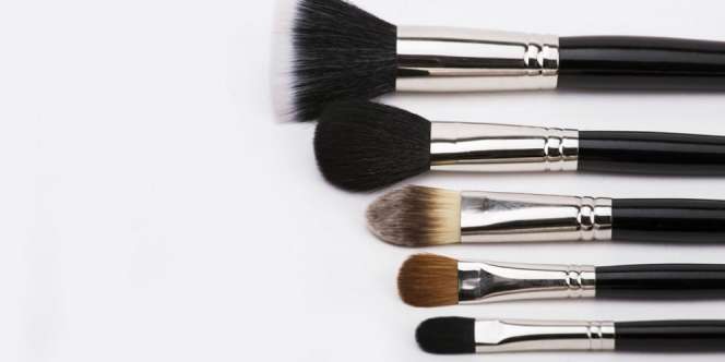 Begini Cara Bersihkan Kuas Makeup