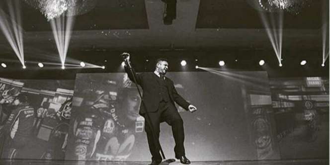 Video Penampilan Terakhir Mike Mohede di 40 Tahun SBY-Ani