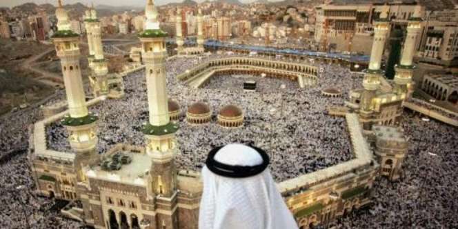 Kiat Umroh Irit dan Lebih Lama di Tanah Suci