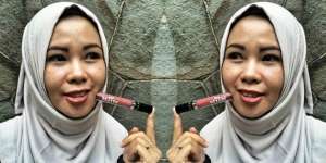 Bibir Bebas Kering Pakai Lipstik Matte Ini
