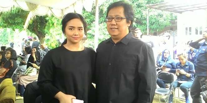 `Tak Heran Bila Mike Mohede Temannya Banyak`
