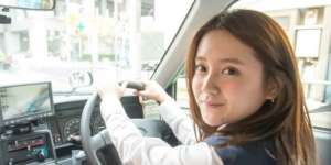 Sopir Taksi Ini Ternyata Seorang Model