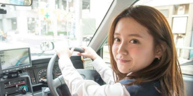 Sopir Taksi Ini Ternyata Seorang Model