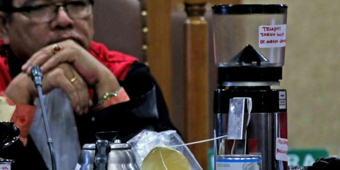 Kasus Kopi Sianida: Disita Dua Gelas, Tapi yang Diperiksa...