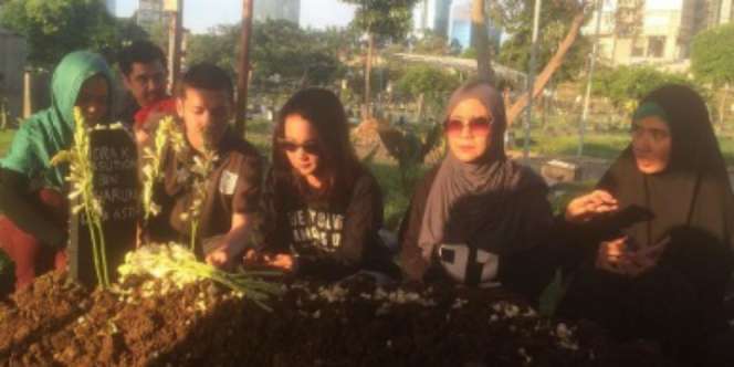Kesedihan Dea Imut Tak Bertemu sang Ayah