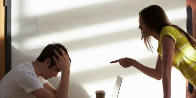 Cerewet, Suami Unggah Nomor Ponsel Istri ke Situs Dewasa