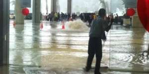 Terminal 3 Ultimate Soetta Banjir Parah, Angkasa Pura: Maaf...