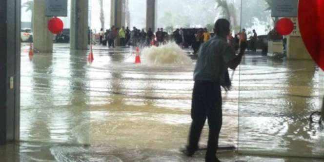 Terminal 3 Ultimate Soetta Banjir Parah, Angkasa Pura: Maaf...