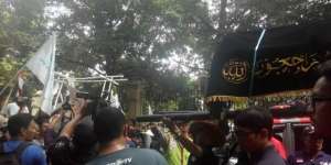 Geger Penampakan Keranda Mayat Terbang di Depok