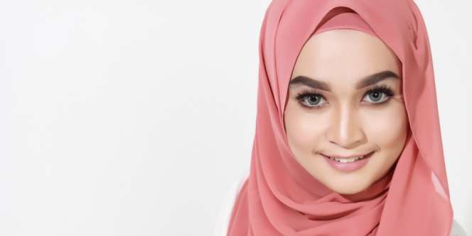 Sering Hadiri Acara? Trik Make-up Tahan Lama Ini Bisa Dicoba!