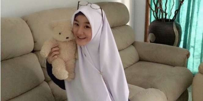 Tips Menantu Ustaz Arifin Ilham Percantik Alis Tanpa Sulam