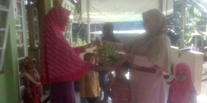 Sekolah PAUD Unik, Bayar Pakai Pisang