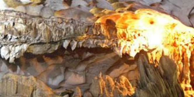 Cerita Kolam Keramat dan Batu Misterius di Goa Putri