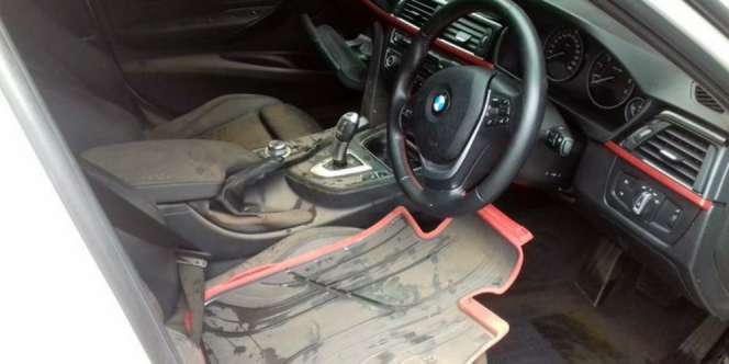 BMW Mewah Ini Jadi Korban Banjir Kemang