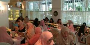 Jadi Official Makeup JFW, Wardah Gelar Temu Blogger