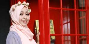 #HOTD: Heni May Berani Main Warna Pastel