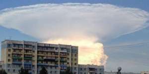 Geger Awan Jamur Raksasa Mirip Ledakan Bom Atom, Kiamat?