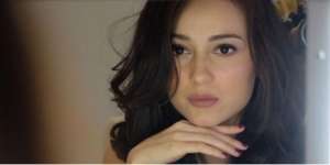 Adrenalin Julie Estelle Terpacu Main Film Laga