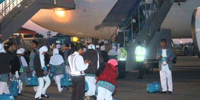 Waria Ini Berangkat Haji, Ingin Tobat dan Jadi Laki-laki Lagi