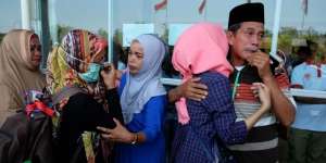 Tangis Haru Calon Haji Korban 'Haji via Filipina'