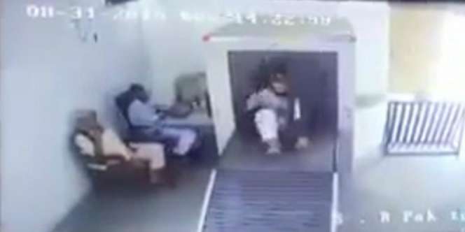 Tak Tahu Harus Lewat Mana, Penumpang Masuk Mesin X Ray