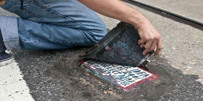 Pesan-pesan Aneh Ini Muncul Secara Misterius di Amerika