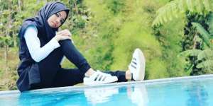 #HOTD: Suci Indah Sari Lebih Suka Pakai 'Sneakers'