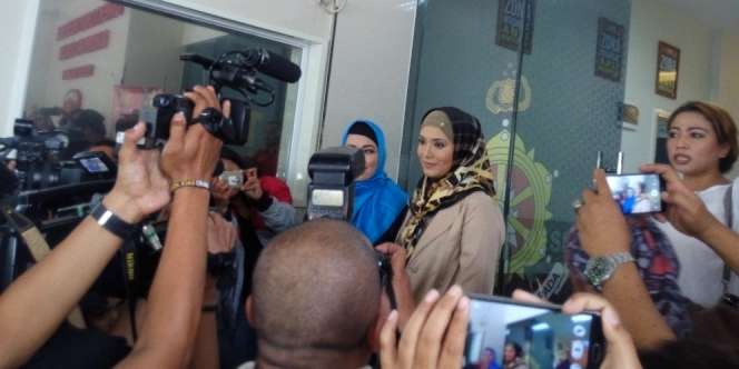 Artis Elma Theana Diperiksa Polisi