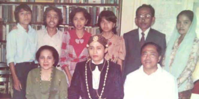 Mario Teguh & Istri Beda Soal Nikah, Adik: Hayo Percaya Siapa?