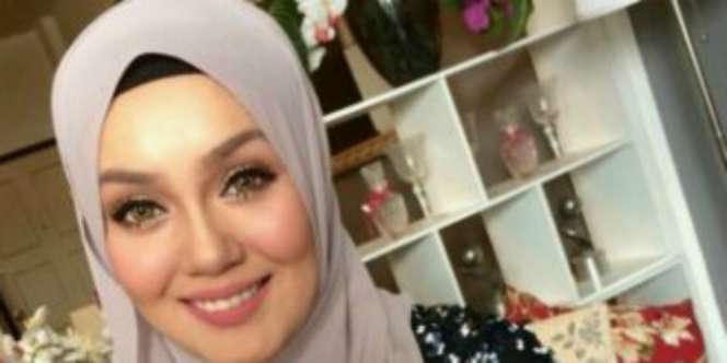 Jatuh Bangun Mantan Model Playboy Istiqomah Berhijrah