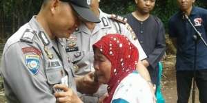 Masya Allah, Polisi Purwakarta Ini Hibahkan Tanah ke Mak Rasem