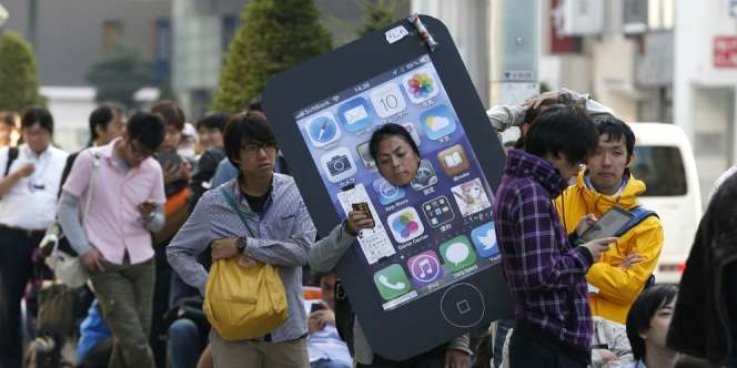Hanya Antre iPhone 7, Raup Rp134 Juta