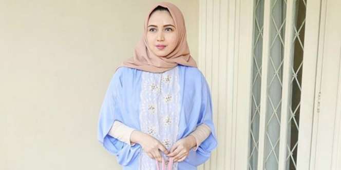 Cara Tepat Padukan Ragam Warna Busana