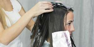Menyesal Terlanjur Semir Rambut, Wanita Ini Bertindak Ekstrem