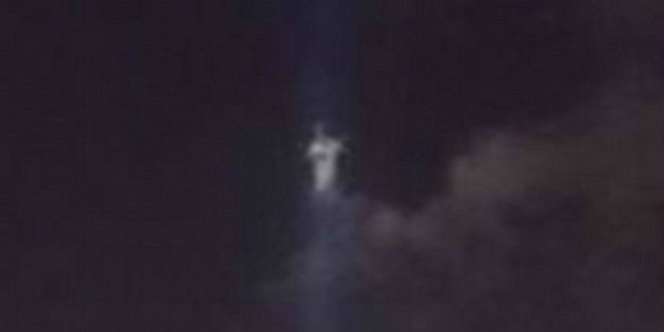 Geger Penampakan Sosok 'Malaikat' Tertangkap Kamera