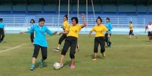Heboh Polwan Tanding Bola, Dijamin Ngocok Perut