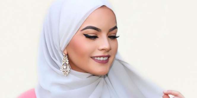 Omaya Zein: Intip Gaya Trendsetter Berdarah Palestina