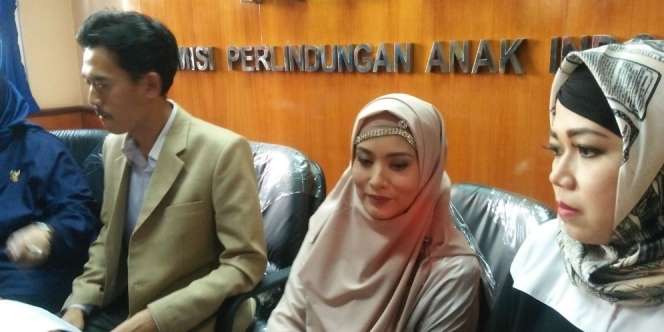 Elma Theana Beber Bukti Baru Dugaan Pencabulan oleh Aa Gatot