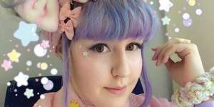 Wow! Wanita Ini Selalu Dandan Mirip Boneka