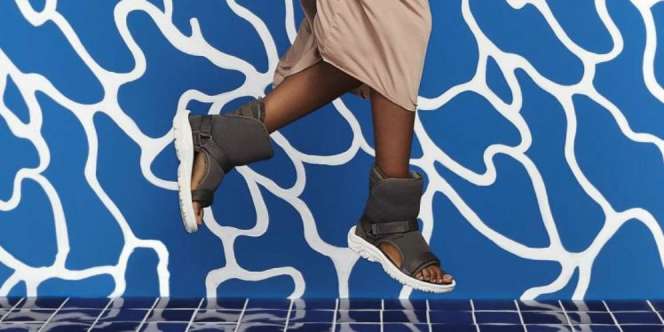 Baru Muncul Sudah Dicibir, Ini Model Sendal Boots Pertama