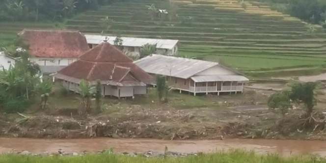 Disapu Banjir Garut, Masjid dan Pesantren Ini Tak Hancur