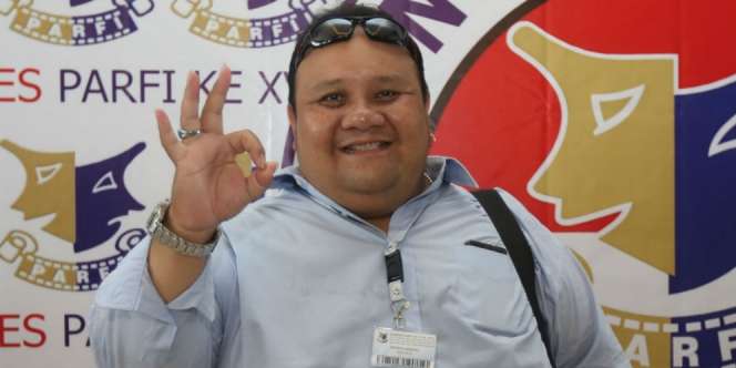Ronny `Dozer` Jadi Sopir Taksi Online, Kebutuhan Ekonomi?