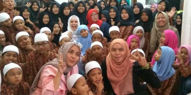 Di Panti Asuhan, Dewi Sandra Justru Dipanggil dengan Nama Ini