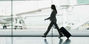 Astaga! Wanita Ini Bawa Isi Perut Suaminya Dalam Koper