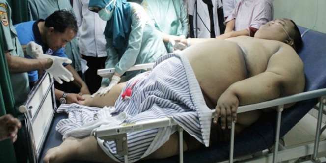 Jenazah Bocah 180 Kg Terpaksa Disholatkan di Mobil Ambulans