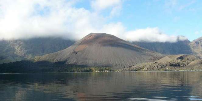 Anak Gunung Rinjani Meletus, Lontarkan Abu Setinggi 2 Km