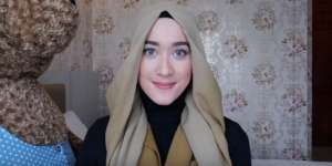 Raudha Chasmere: 3 Ide Bentuk Hijab ala Hana Tajima