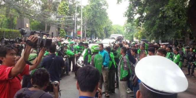 Kala Driver Gojek Tuntut Syarat Bonus Cair