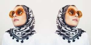 Dina Tokio: Referensi 20 Gaya Hijab Scarf 